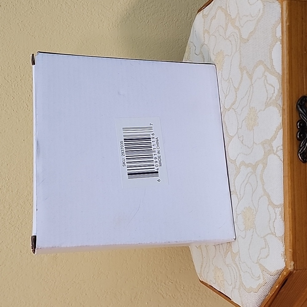 New In Box - Wine Accessory Set - Picture 5 of 6